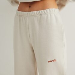 Spodnie typu jogger z HAFTEM w kolorze IVORY - NEVIS
