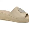 Beżowe klapki damskie na platformie Filippo DK6987