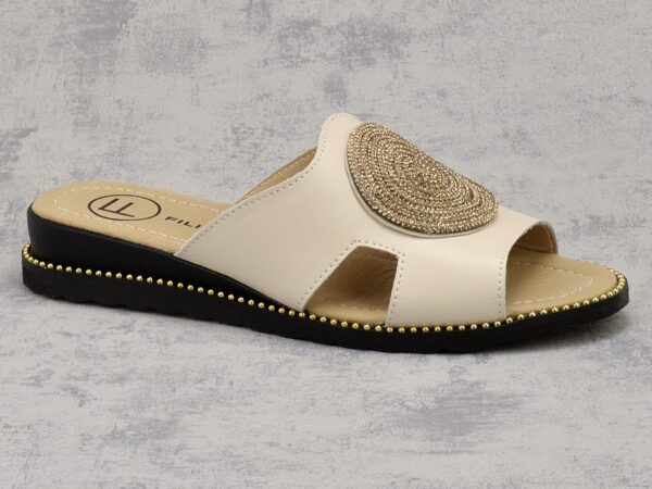 Beżowe klapki damskie na koturnie Filippo DK7041