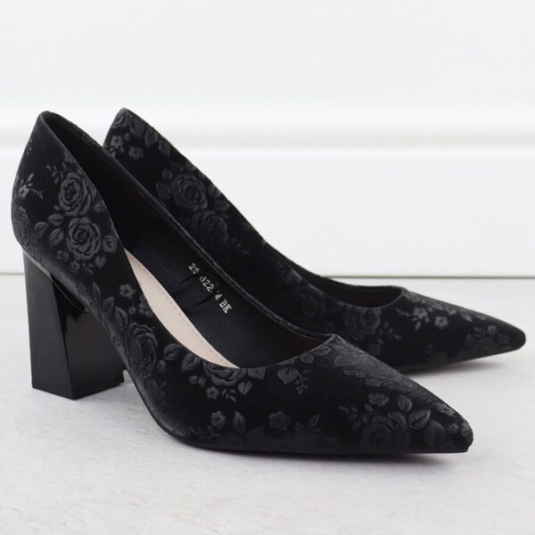 Czółenka damskie w kwiaty na słupku czarne Vinceza 62254