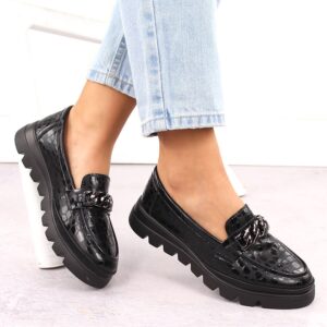 Skórzane półbuty damskie mokasyny z łańcuszkiem czarne Filippo DP6467