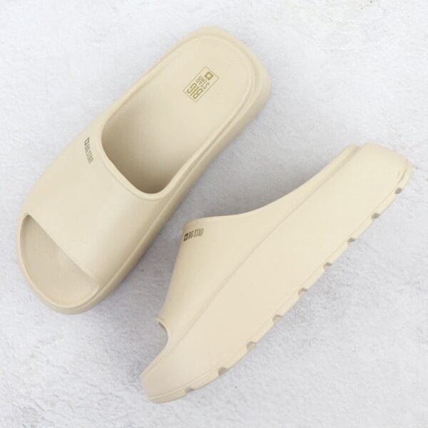 Klapki damskie sportowe na grubej podeszwie beżowe Big Star RR274A569