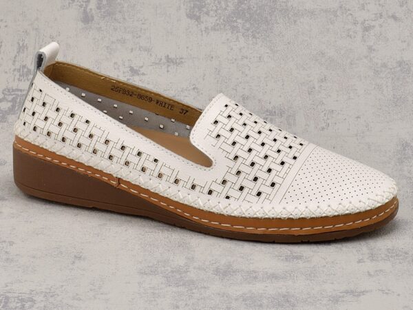 5d677aa1b83012f6788d864e08a0be6a69549709 Białe ażurowe półbuty damskie Evento 25PB32-8659