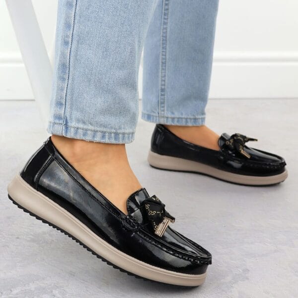 6be0935d6e6cefe73adec3eec0a29b316bb6fc21 Skórzane mokasyny lakierowane z kokardą czarne Filippo DP6457