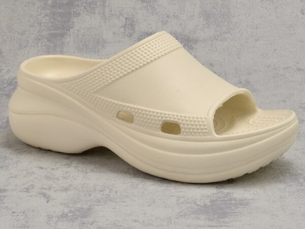 Beżowe piankowe klapki damskie Vinceza 76057