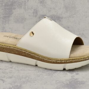 Białe klapki damskie Evento 35-8829
