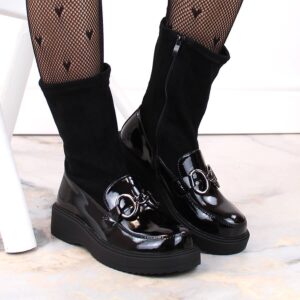 Botki damskie lakierowane na platformie ocieplane czarne Sabatina DM23-18N