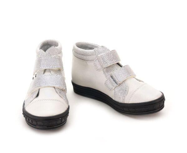 TRZEWIKI DZIECIĘCE DZIECIĘCE KORN-6801-BIA