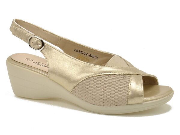 Beżowe sandały na koturnie Evento 25SD02-8863