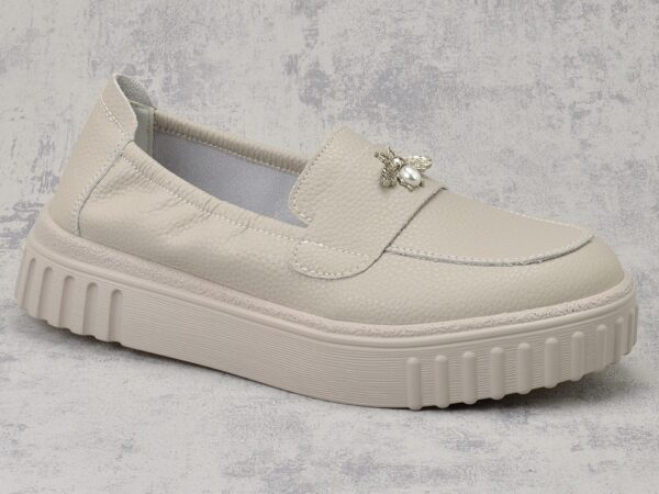 Beżowe skórzane półbuty damskie Vinceza 93204