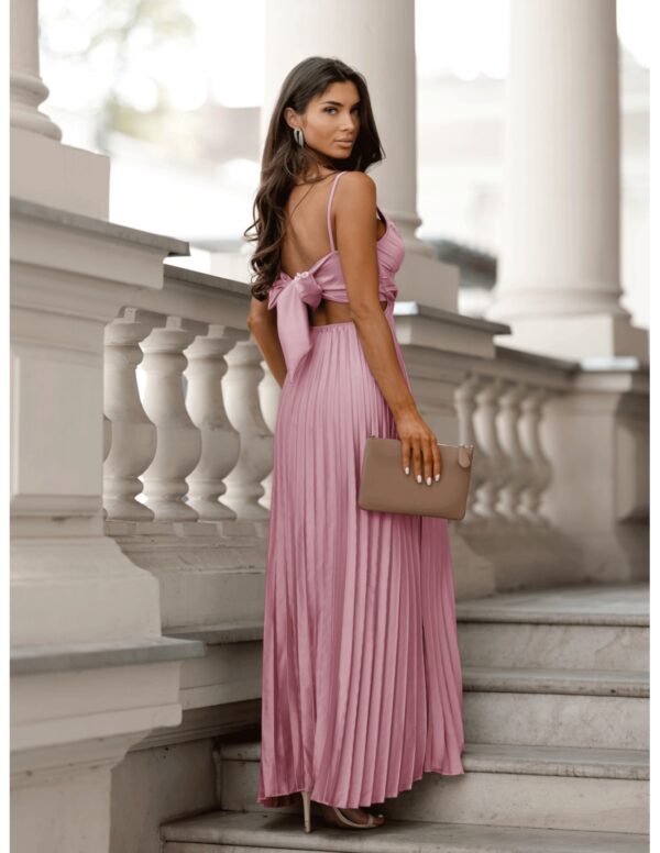 0a9d11eb079b3fc64b256220d32f4f023c667822 Plisowana sukienka maxi na ramiączkach MAVRA - brudny róż