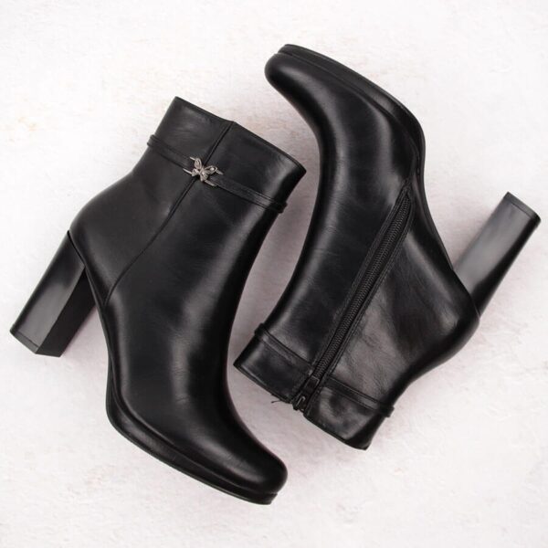 Botki damskie na słupku ocieplane czarne M.Daszyński AF125-22