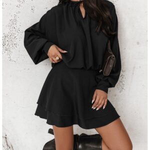 1ee086f95b591f80260ffef6cbc37112d7c3f37f Rozkloszowana sukienka mini CLEO - czarna