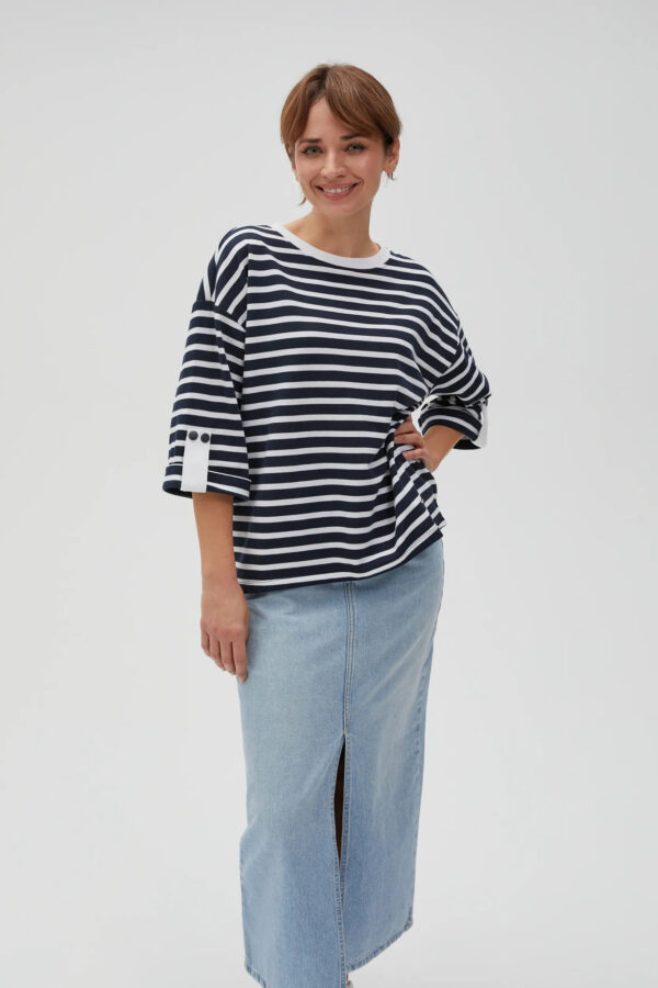 Bluza oversize w paski z szerokimi rękawami granatowa