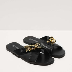 Klapki z ozdobnym łańcuche