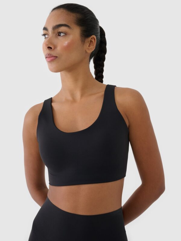 4F Biustonosz treningowy ze średnim wsparciem - czarny