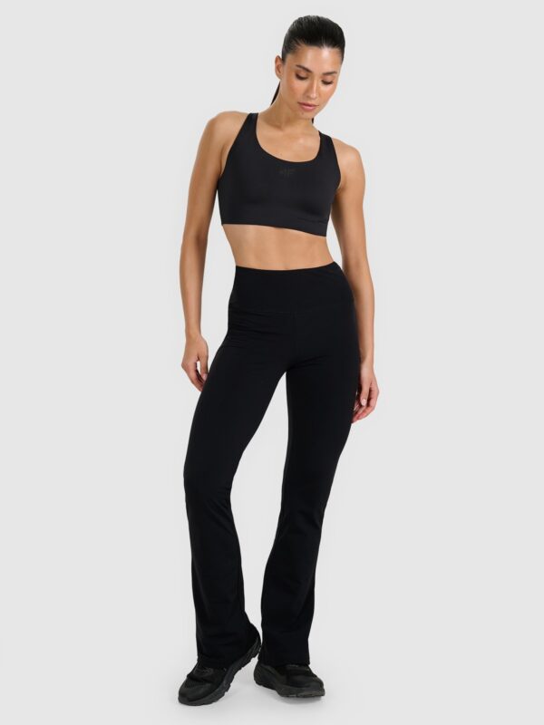 4F Biustonosz treningowy ze średnim wsparciem - czarny