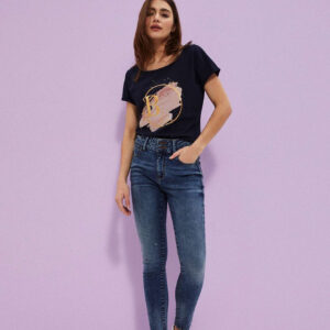 38d321151188017910914b90751bd6bd4702b5d0 Jeansy push up z ozdobnym pasem granatowe