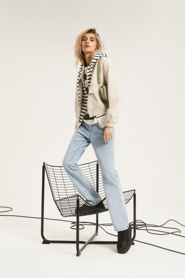 Jeansy z prostymi nogawkami jasnoniebieskie