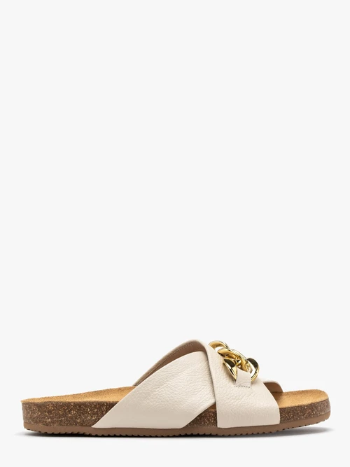 Kremowe klapki ze złotym łańcuche