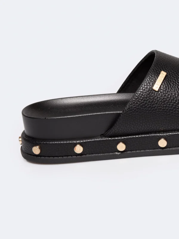 Klapki damskie na podwyższonej podeszwie z ozdobnymi nitami RR274214 906