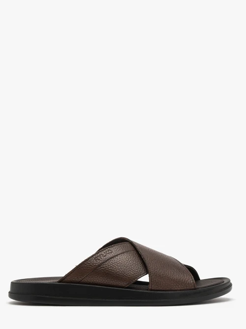 Brązowe klapki męskie z wytłoczonym logotype