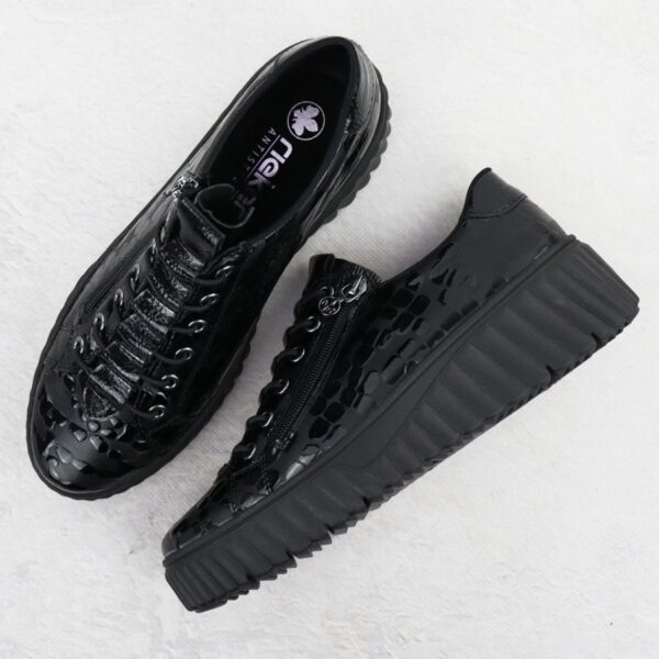 Półbuty damskie lakierowane kroko czarne Rieker N2555-00