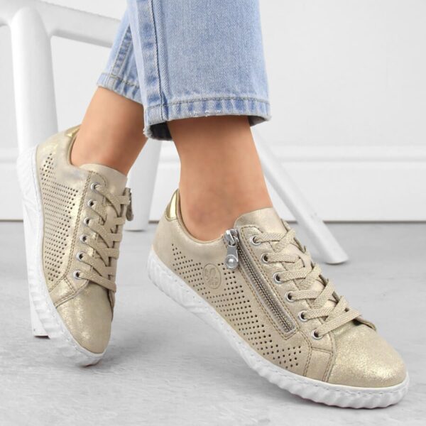 Skórzane komfortowe półbuty sportowe damskie połyskujące beżowe Rieker N0901-62