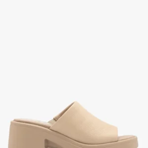 Beżowe klapki na lekkiej platformie