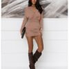 Wiskozowa sukienka z przekładanym dekoltem KEALA - mocha mousse