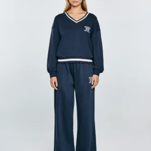 Bluza damska w stylu college z haftem z dekoltem v-neck granatowa Gabriella 403