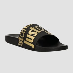 afb8bbb6ec954e041bb4e3c6b5b0373bd782114d JUST CAVALLI Czarne klapki ze złotym logo Fondo Pool