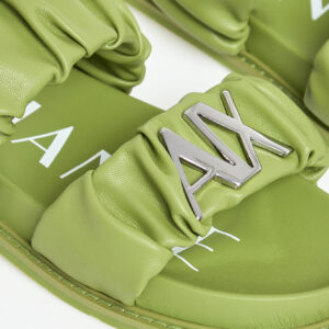 b3372fe953381ffd71fbd28a37e484d0e96fb3b7 Klapki damskie ARMANI EXCHANGE