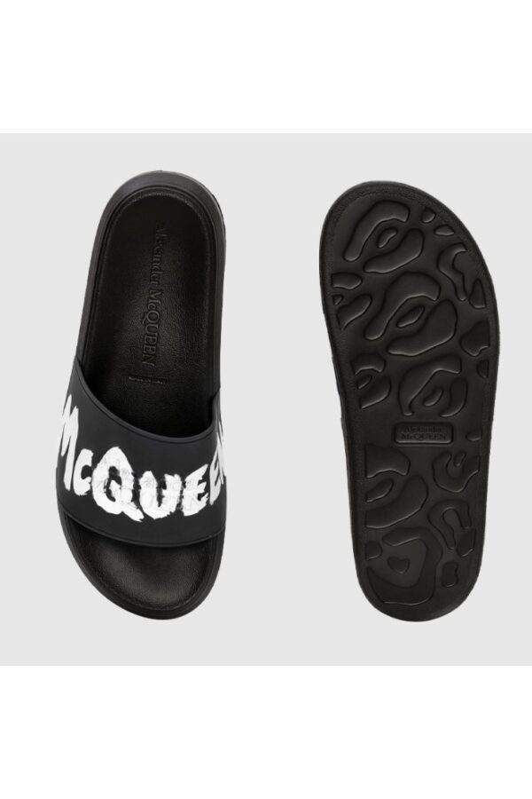 ALEXANDER MCQUEEN Czarne klapki męskie z białym logo