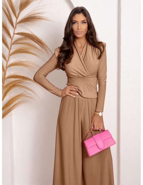 bb033d6653682f9d71c799dd109f28b25272d132 Stylowy komplet z szerokimi spodniami ARIGA - cappuccino mocca