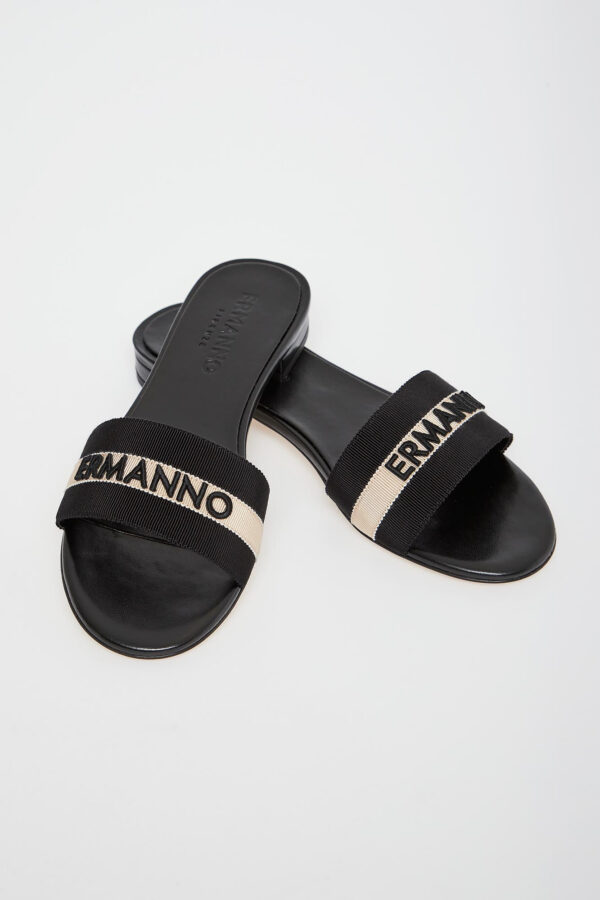 c72feae3b3cb16287ac4d5f5dc7db01203a8bc07 Klapki damskie skórzane ERMANNO FIRENZE