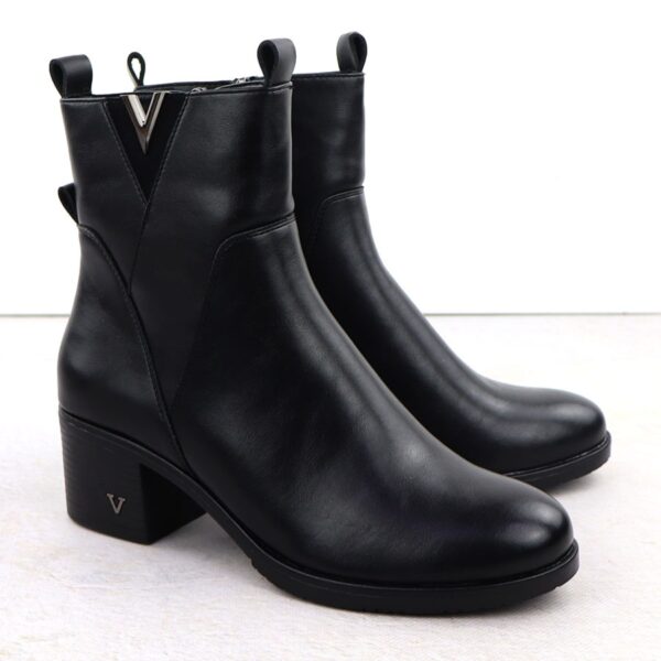 Botki damskie na słupku ocieplane czarna Vinceza 58581