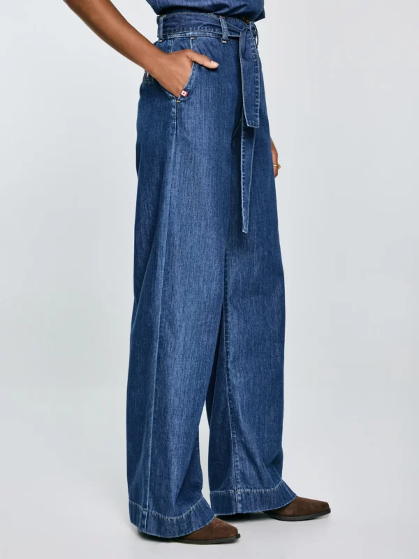 d0bbe4a4c858f9e7a51f297433b4c112e13d880a Jeansy damskie wide z paskiem granatowe Julii 398