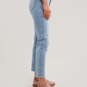 d688cecd7a142daeac7f14cce2e0e6c907192d24 Jeansy damskie z krótką nogawką niebieskie Adela Cropped 205