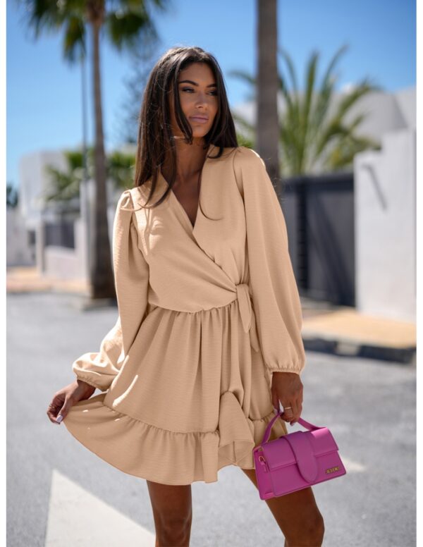 dc7551bd6b761a1efd08d0b41ab9bd117b0efba7 Rozkloszowana sukienka z falbanką - KALIFORNIA - beżowa
