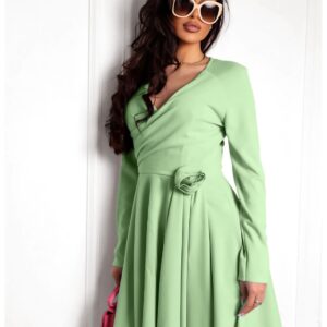 Rozkloszowana sukienka z ozdobnym kwiatem CALISA - miętowa