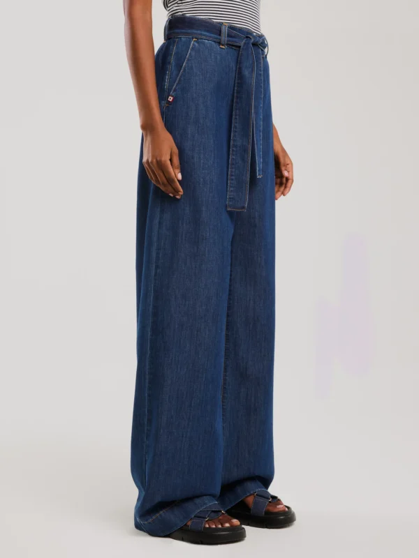 Jeansy damskie wide z paskiem granatowe Julii 550