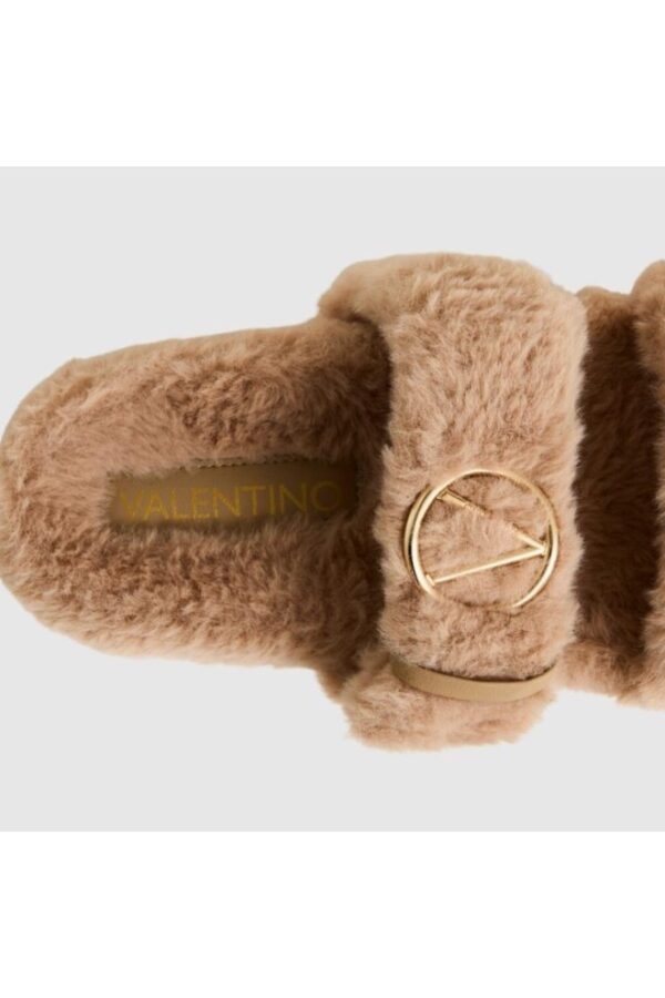 VALENTINO Beżowe klapki damskie z syntetycznego futerka