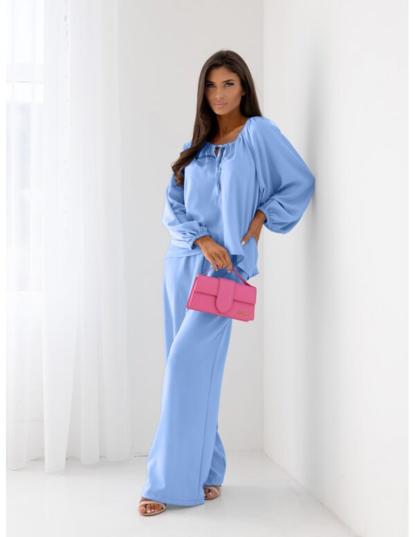 f3eaf240e053994e003fbebd1865e8d8abde2c1e Stylowy komplet z szerokimi spodniami NOYA - błękitny