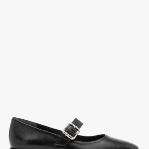 Czarne baleriny z ozdobną klamrą
