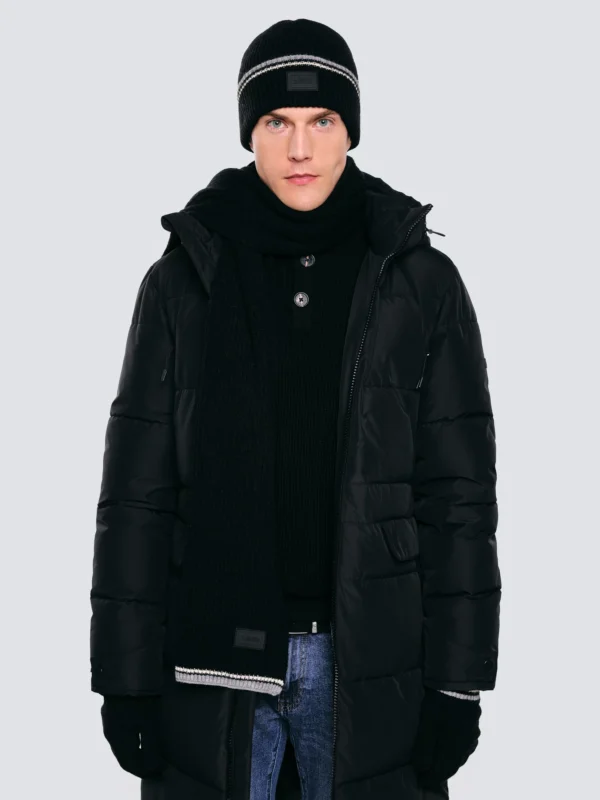 Czapka męska z kolorowym akcentem czarna Wandegor 907