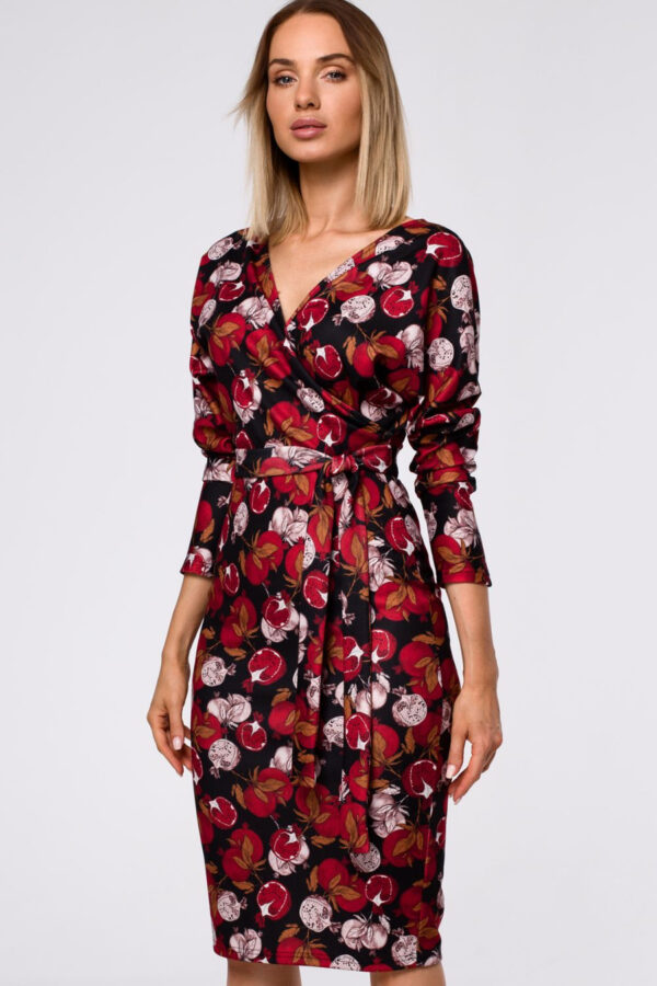 Dopasowana sukienka dzianinowa z kopertową górą i nadrukie