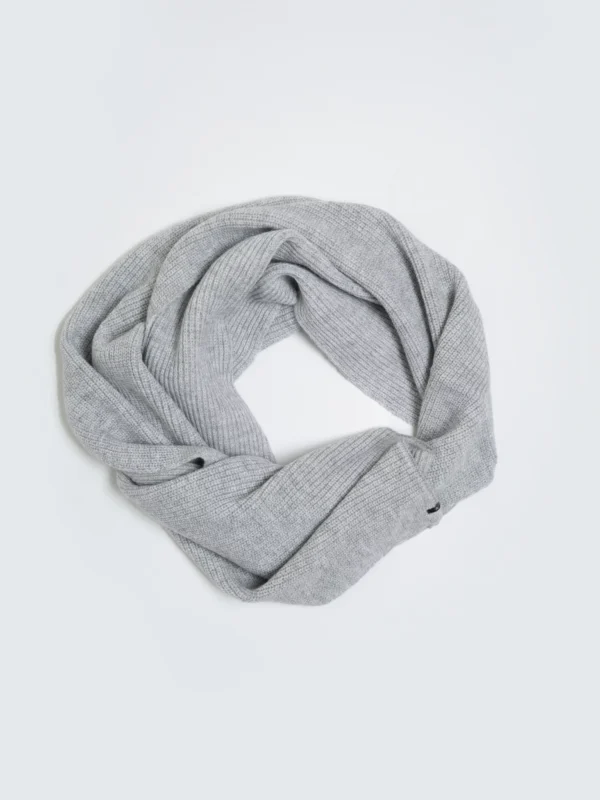 0aabfcfc73f4006f00bd074adfef80c8fed111af Szalik damski szary Rosebel 901/ Roseline 901/ Basila 901