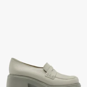 Szare mokasyny na obcasie