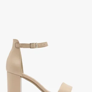 Beżowe sandały na słupku